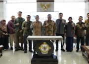 Pj Walikota Serahkan Laporan Keuangan Pemkot Palopo TA 2023 Ke BPK Provinsi Sulsel
