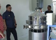 Asrul Sani Tinjau Produksi Tepung Sagu Kering Murni di KIPA