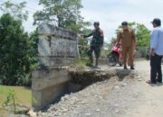 Wakil Bupati Luwu Salurkan Bantuan dan Tinjau Sejumlah Fasilitas Umum yang Rusak Akibat Banjir di Lamasi Timur
