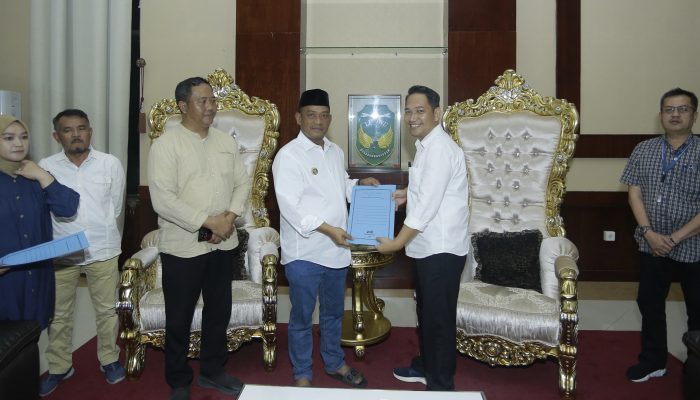 Lantik 40 Penjabat Kepala Desa, Bupati Luwu : Layani Masyarakat Dengan Baik