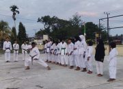Polisi Sahabat Anak: Polsek Mappedeceng Bangun Generasi Tangguh Lewat Latihan Karate
