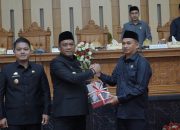 Bupati Luwu Serahkan Ranperda Pertanggungjawaban APBD 2024 dan RPJMD 2025–2029