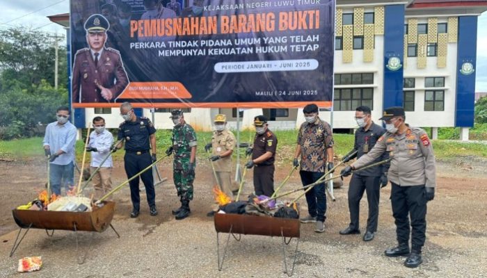 Kejari Luwu Timur Musnahkan Barang Bukti 48 Perkara, Termasuk 462 Gram Sabu dan Ribuan Obat Terlarang
