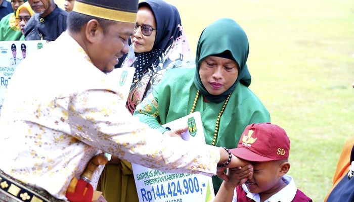 Bupati Luwu Ajak Para Ayah Antar Anak di Hari Pertama Sekolah: “Bukan Hanya Tugas Ibu, Ayah Juga Punya Peran Besar”