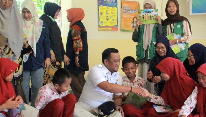 Bupati Luwu Bacakan Dongeng untuk Siswa SD, Dorong Budaya Literasi Sejak Dini