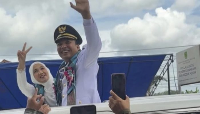 Bupati-Wakil Bupati Luwu Utara Andi Rahim–Jumail Disambut Meriah Sepulang dari Pelantikan Presiden