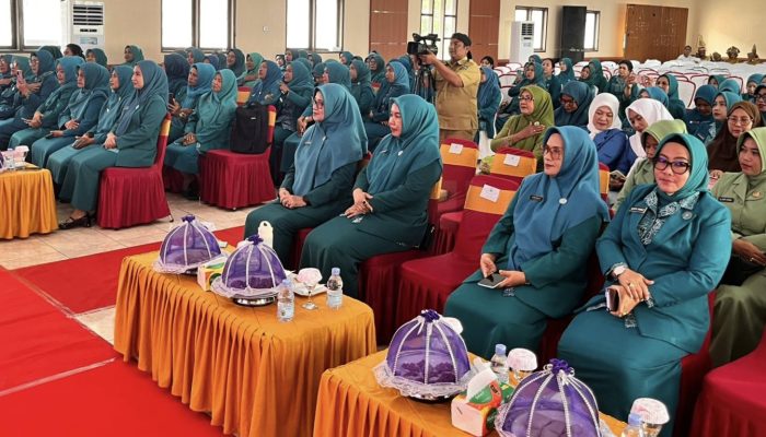 Peringati HKG ke-53, TP PKK Luwu Gelar Seminar Pola Asuh Anak dan Remaja di Era Digital
