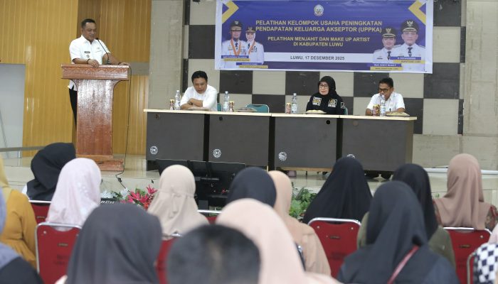 Bupati Luwu Buka Pelatihan Menjahit dan MUA, Dorong UMKM Naik Kelas