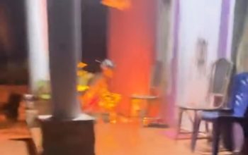 Rumah Kades Padang Kalua Diteror Bom Molotov dan Lemparan Batu