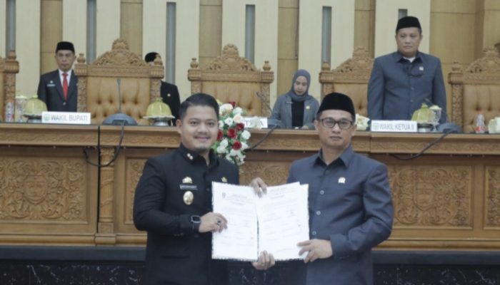 Dhevy Paparkan LKPJ 2025, IPM dan Ekonomi Luwu Meningkat