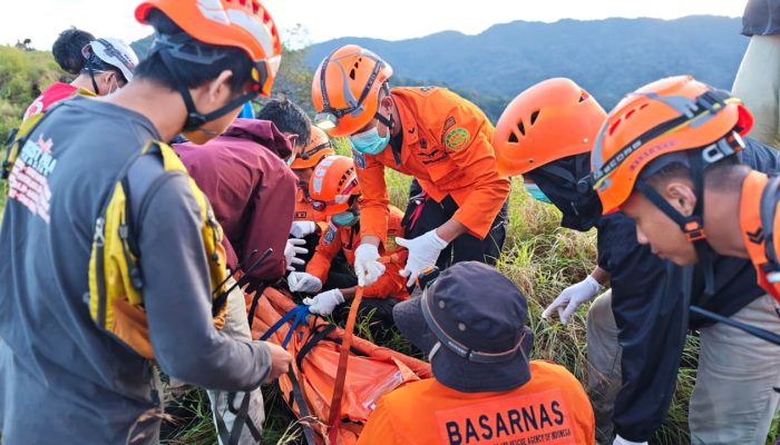 Petir Sambar Rombongan Pendaki di Gunung Monrolo, Satu Orang Tewas