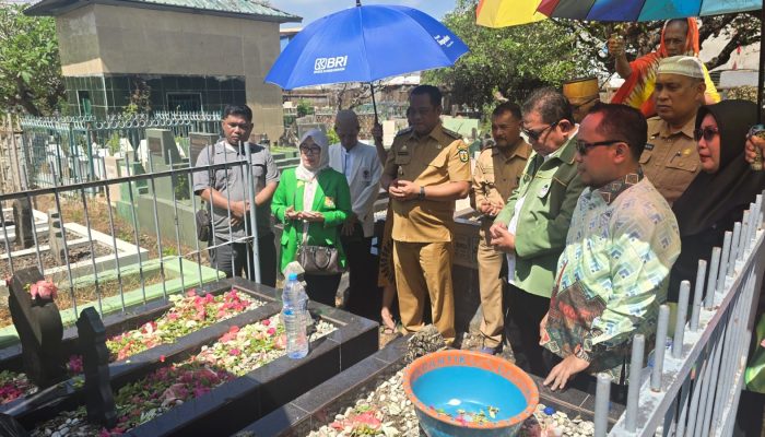 Mengenang Jasa Pendahulu, Bupati Luwu Ziarah ke Makam Andi Djemma dan Andi Rompegading