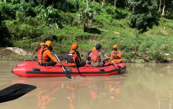 Lansia di Bone Diduga Terseret Arus Sungai, Tim SAR Gabungan Lakukan Pencarian