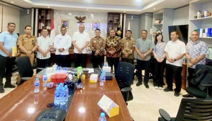 Bupati Luwu Silaturahmi ke Kemensos, Serahkan Proposal Sekolah Rakyat Untuk Rakyat Kecil