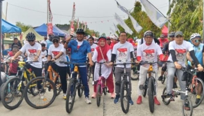 Ketua DPRD Luwu Utara Ikuti Sepeda Santai Merah Putih Meriahkan HUT ke-80 RI