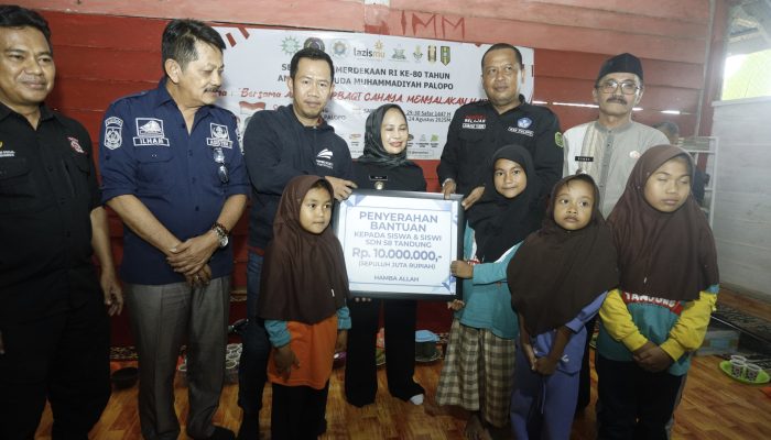Wali Kota Palopo Kunjungi Tandung Peta, Bawa Bantuan untuk Siswa dan Petani