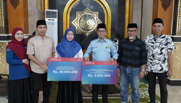 Lewat Program UMB Care, Universitas Mega Buana Palopo Bantu Masjid Agung Luwu