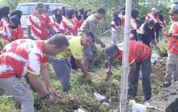 Galakkan Kebersihan, Bupati Luwu Pimpin Gerakan Jumat Bersih