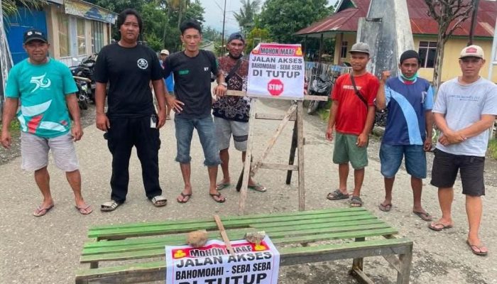 Warga Bahomoahi Blokir Jalur Seba-Seba, Akses Sulteng–Sulsel Ditutup Total
