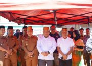 Bupati Luwu Serahkan Bantuan Combine Harvester untuk Petani