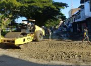 Jalan Rusak Keluhkan Warga, Pemkab Luwu Turunkan Alat Berat ke Pasar Lama Belopa
